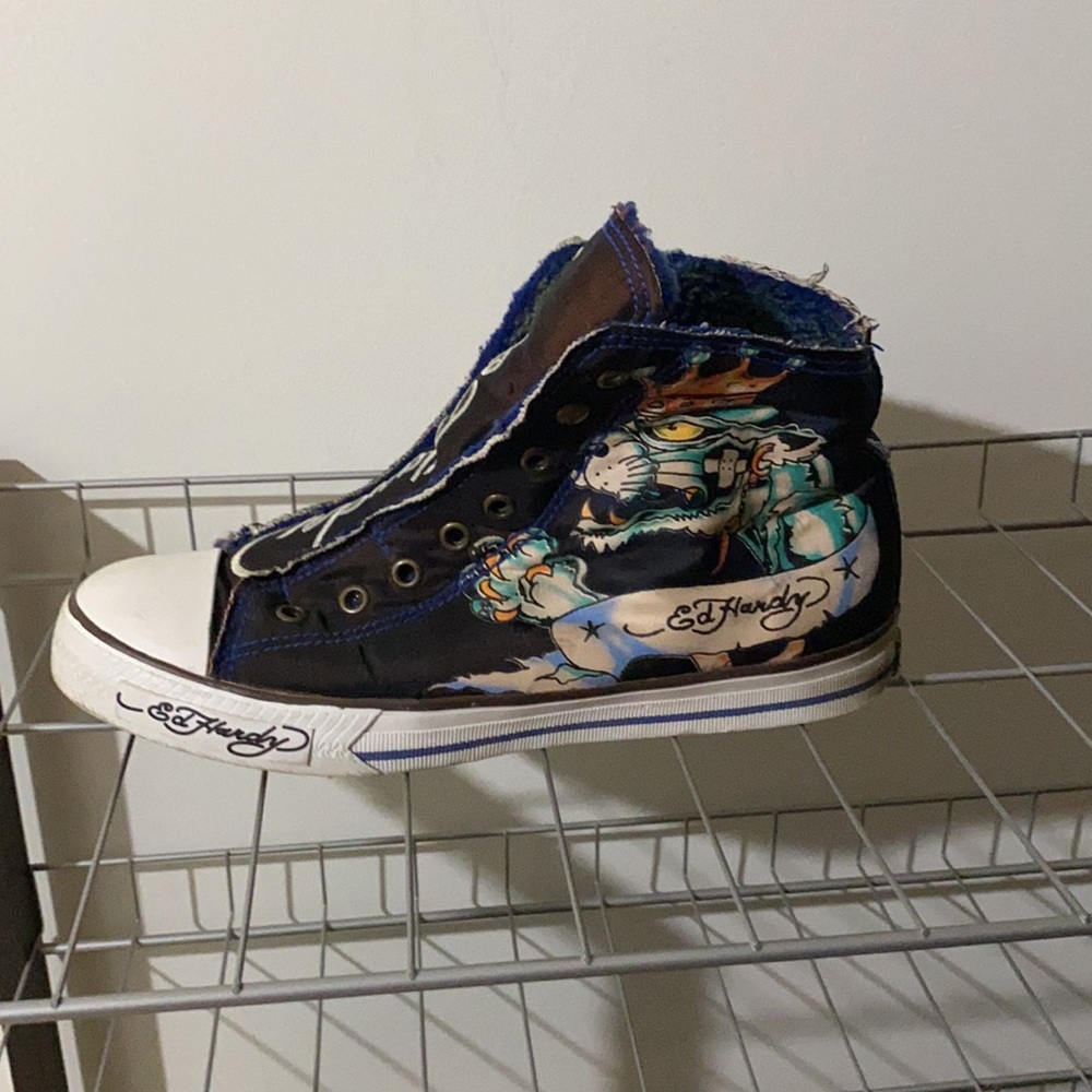 I am selling a pair of Ed Hardy runner’s - Picture 2 of 4